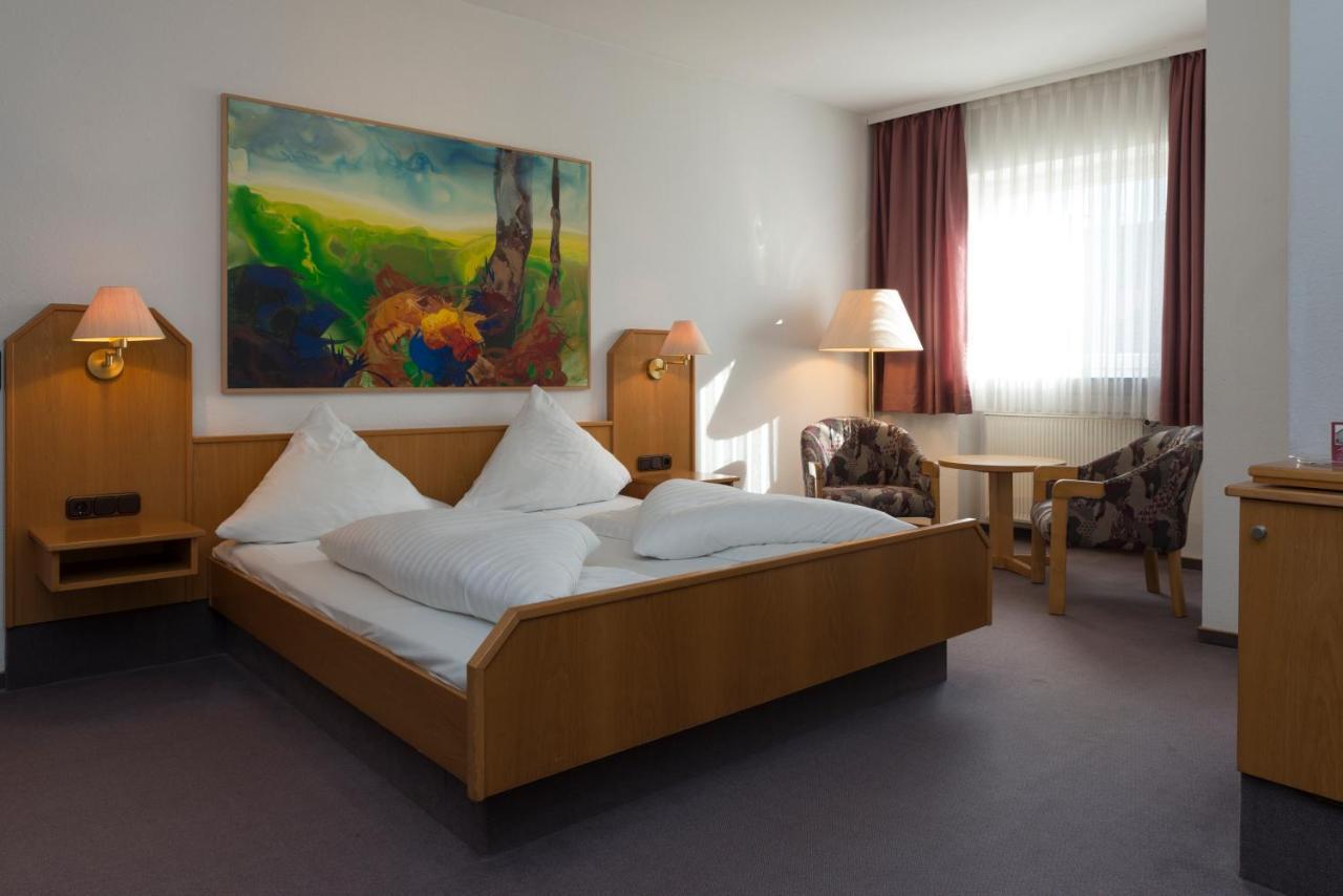 Hotel Gasthof Zum Storch Schluesselfeld Exterior photo